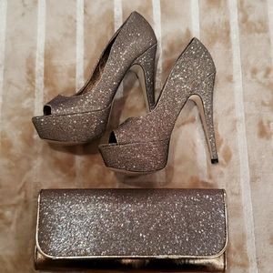 Aldo Vannice Gold Glitter Pumps and Clutch